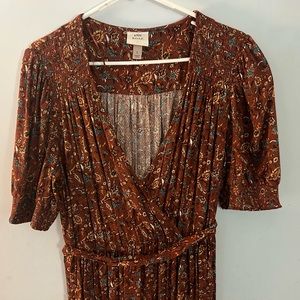 Absolutely gorgeous wrap dress!